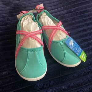NWT Speedo Aqua Blue and Pink Water Shoes Lightweight Slip-On Mary Jane Style